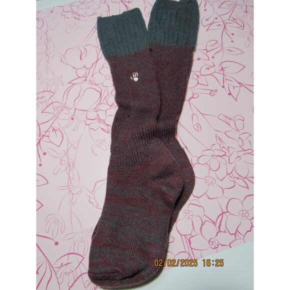 Soft & Light Bear Paw Socks – Perfect for Lounging or Gifting - Picture 1 of 1